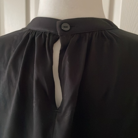 Uniqlo: Sleeveless Mock Neck Swing Top - Picture 5 of 11